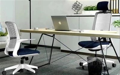 Adjustable Height Drafting Stool